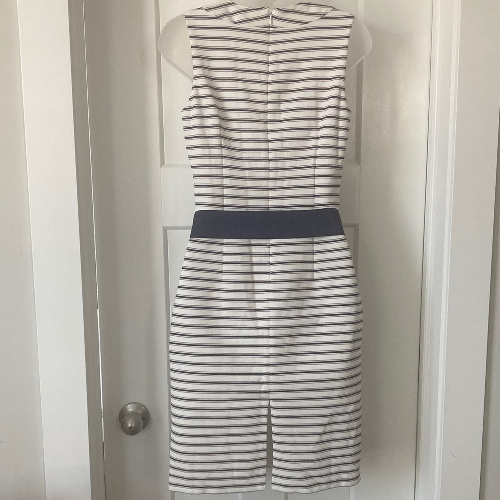 Navy and White Striped Sleeveless Midi Dress 👗,size-4P, lined, belted - Picture 6 of 12